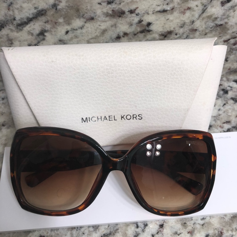 Sunglasses mk